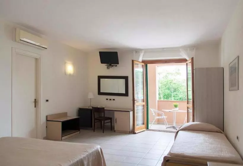 اتاق استاندارد سه نفره, Residence Hotel Villa Mare
