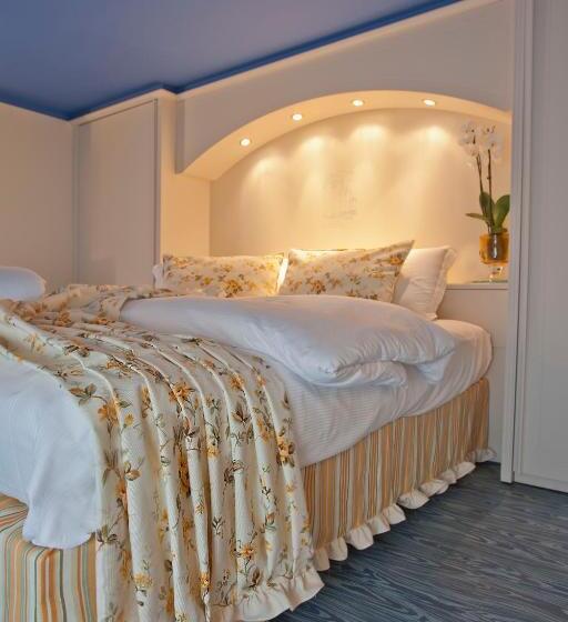 Апартаменты Дюплекс 1 Спальня, Bellavista Lakefront Hotel & Apartments