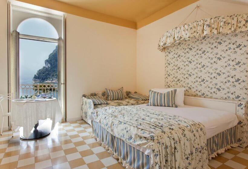 Superior studio with balcony, Bellavista Lakefront Hotel & Apartments