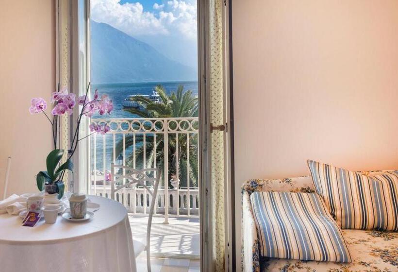 Superior studio with balcony, Bellavista Lakefront Hotel & Apartments