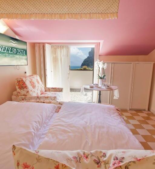 Classic room with balcony, Bellavista Lakefront Hotel & Apartments