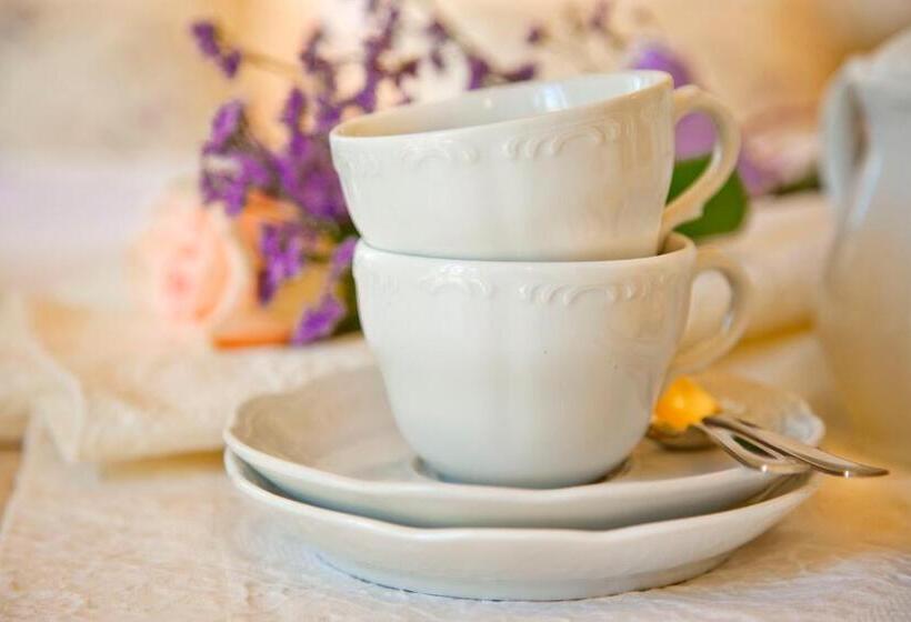 Полулюкс, Bellavista Lakefront Hotel & Apartments