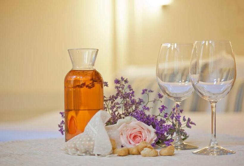 Полулюкс, Bellavista Lakefront Hotel & Apartments