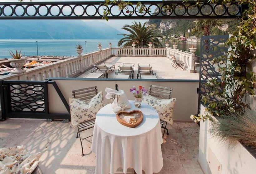 Номер Стандарт с Гидромассажем, Bellavista Lakefront Hotel & Apartments