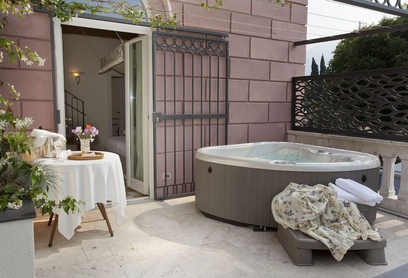 Номер Стандарт с Гидромассажем, Bellavista Lakefront Hotel & Apartments