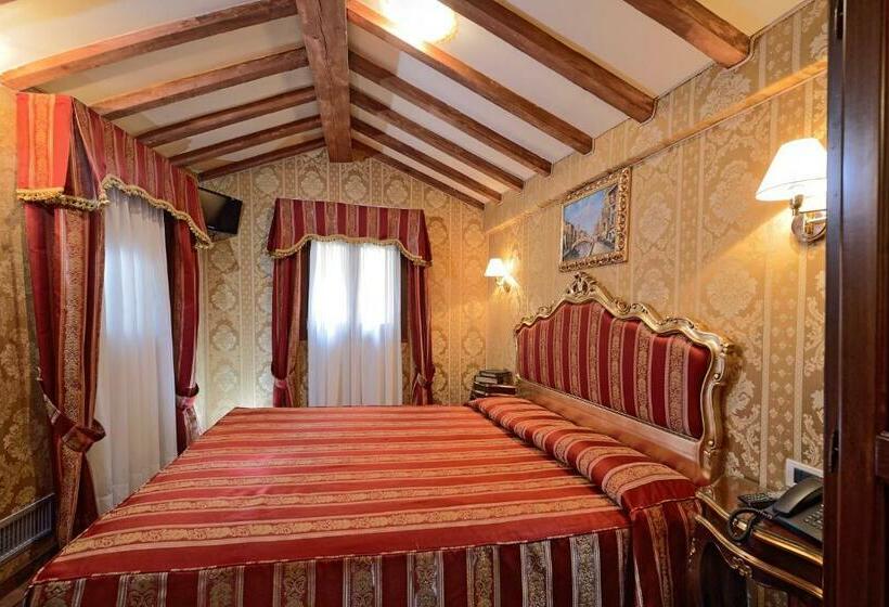 اتاق کلاسیک, Antico Panada