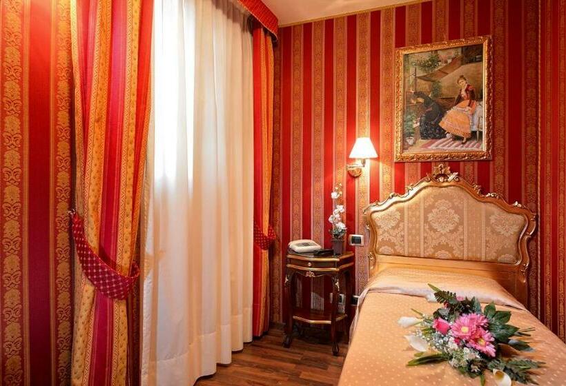 اتاق کلاسیک یک تخته, Antico Panada