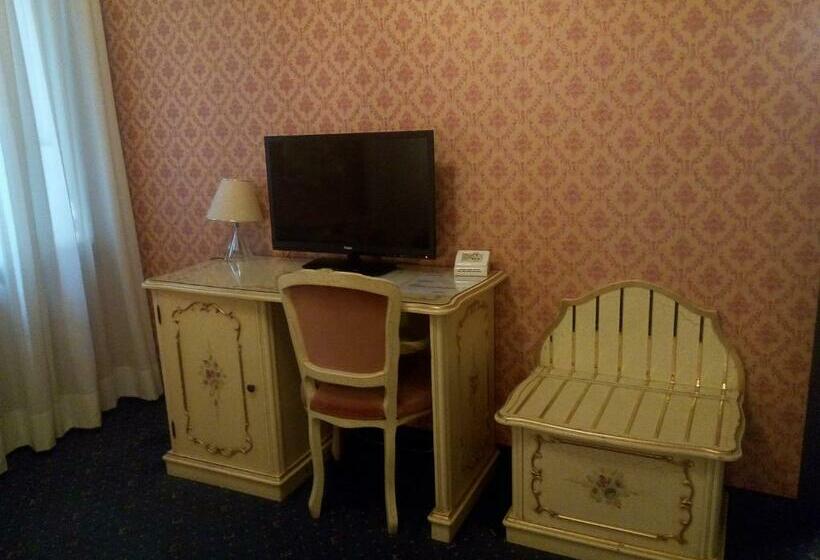 اتاق کلاسیک یک تخته, Antico Panada