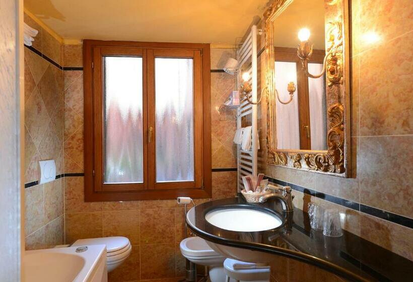 اتاق کلاسیک سه تخته, Antico Panada