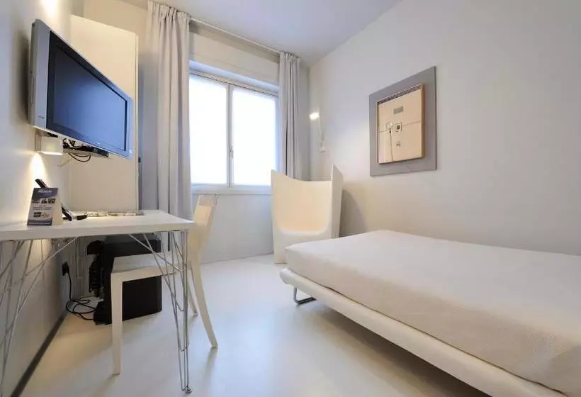 اتاق استاندارد یک نفره, Art Hotel Boston
