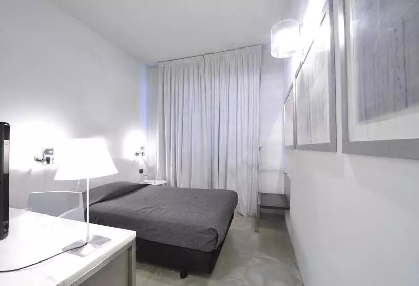 اتاق استاندارد یک نفره, Art Hotel Boston