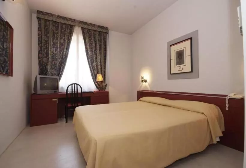 اتاق استاندارد, Art Hotel Boston