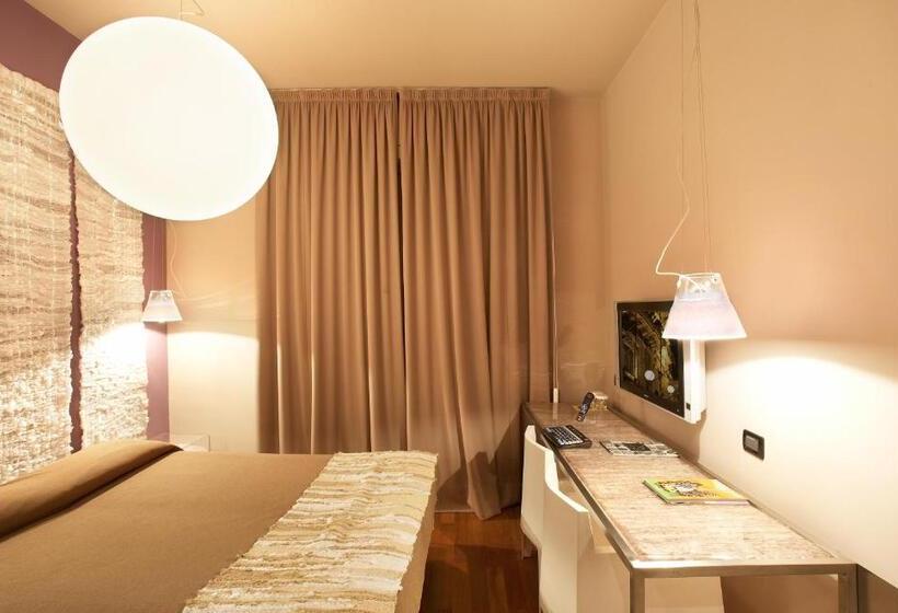 غرفة قياسية, Art Hotel Boston