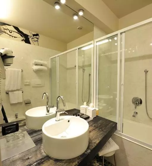 اتاق لوکس, Art Hotel Boston