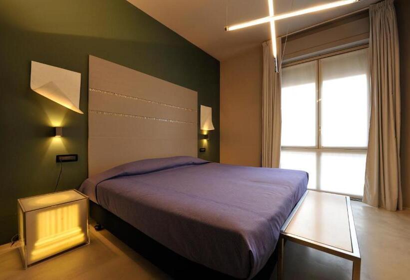 اتاق لوکس, Art Hotel Boston