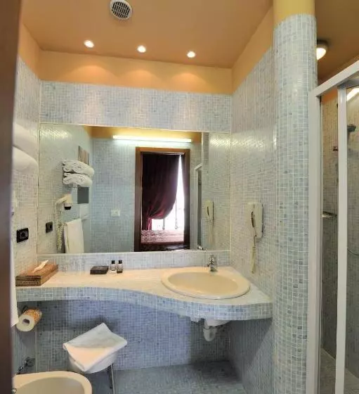 اتاق لوکس, Art Hotel Boston