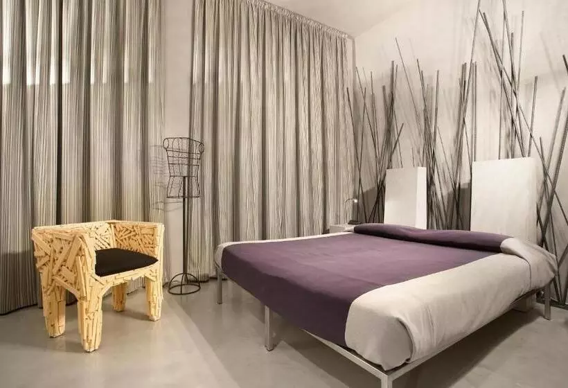 اتاق لوکس, Art Hotel Boston