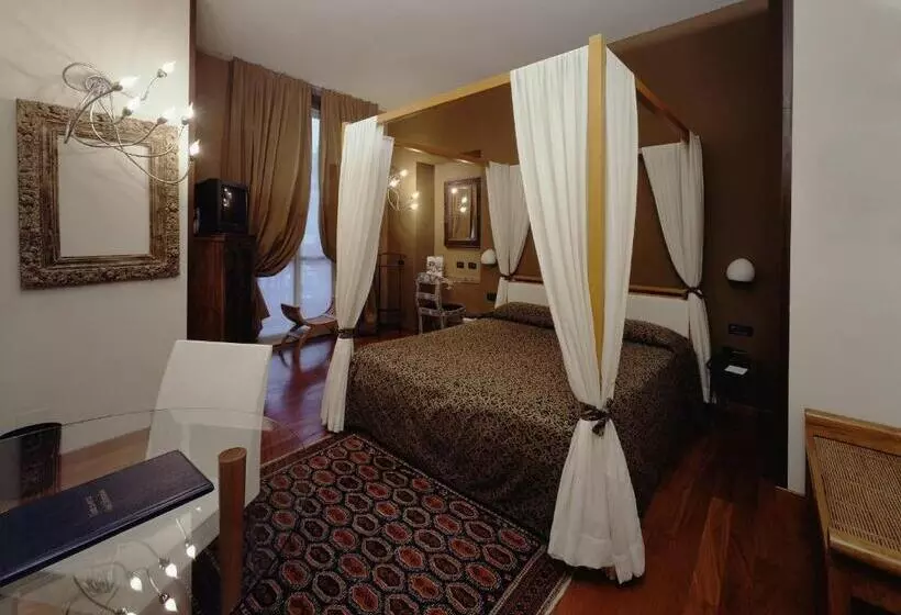 اتاق لوکس, Art Hotel Boston