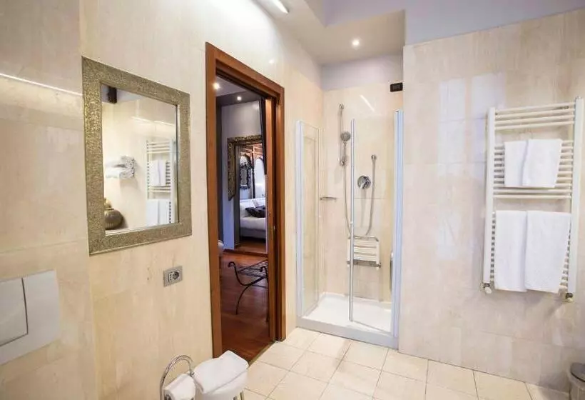 اتاق لوکس, Art Hotel Boston