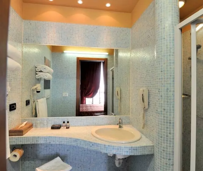 اتاق استاندارد, Art Hotel Boston
