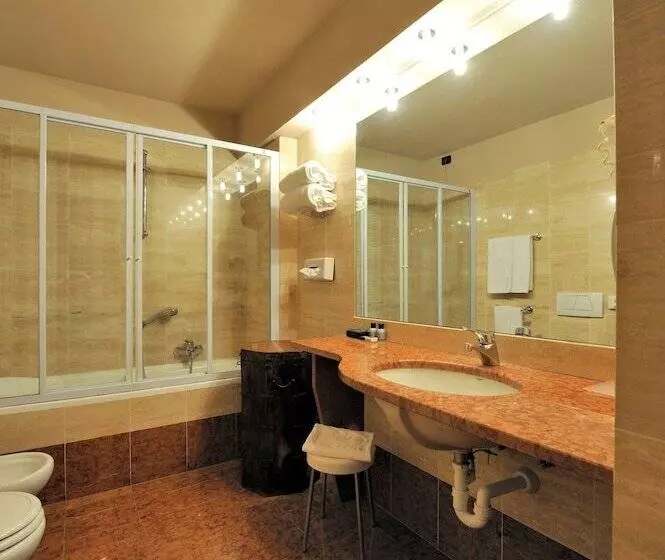 سوییت جونیور, Art Hotel Boston