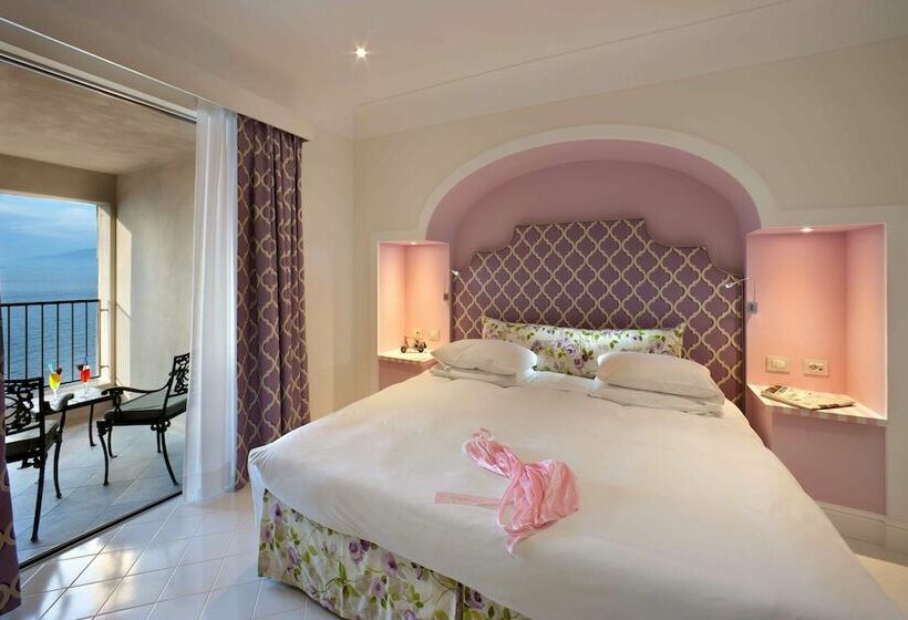 חדר סופריור עם נוף לים ומרפסת, Bellevue Syrene