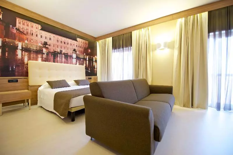 اتاق خانوادگی, Best Western Hotel Luxor
