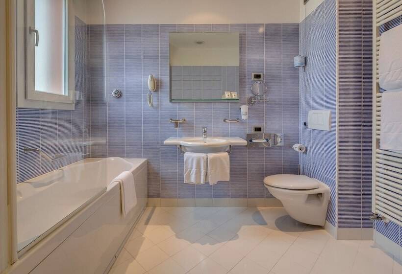 Полулюкс, Best Western Plus Hotel Bologna
