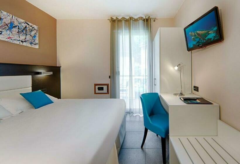 Номер Стандарт с Балконом Вид на Сад, Best Western Regina Elena
