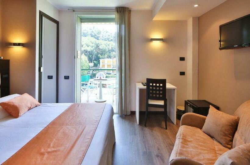 带阳台可观花园景的标准间, Best Western Regina Elena