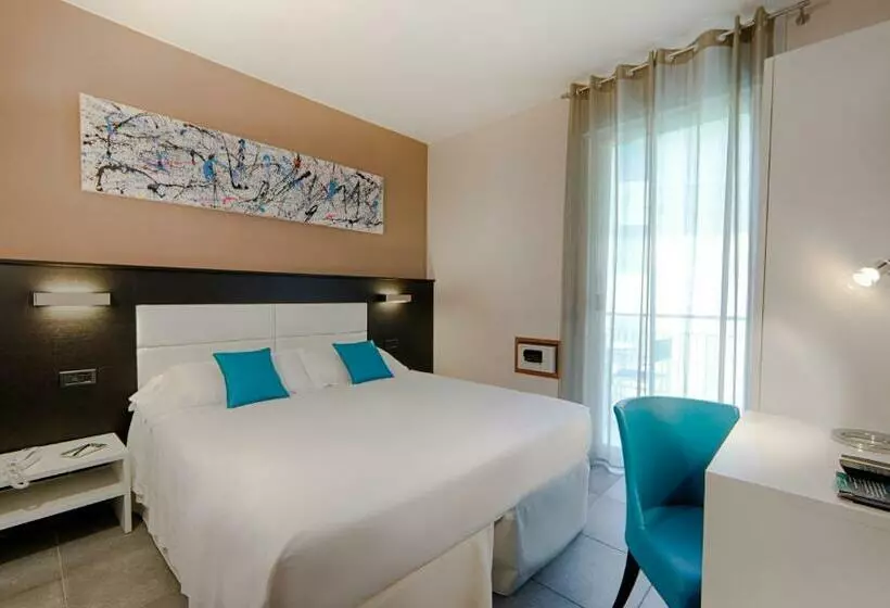 庭の見えるバルコニー月スタンダードルーム, Best Western Regina Elena