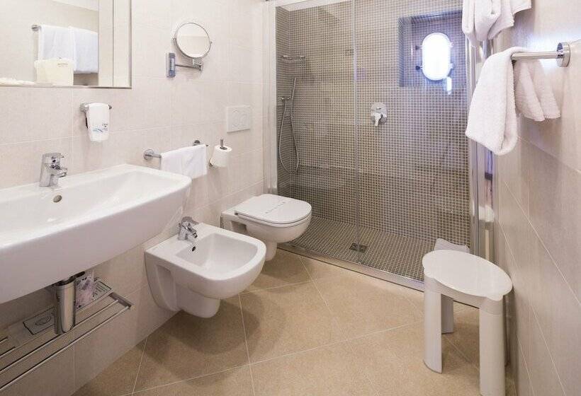 带阳台可观花园景的标准间, Best Western Regina Elena