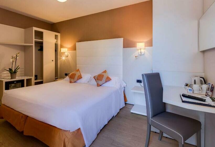 标准间侧面带海景, Best Western Regina Elena