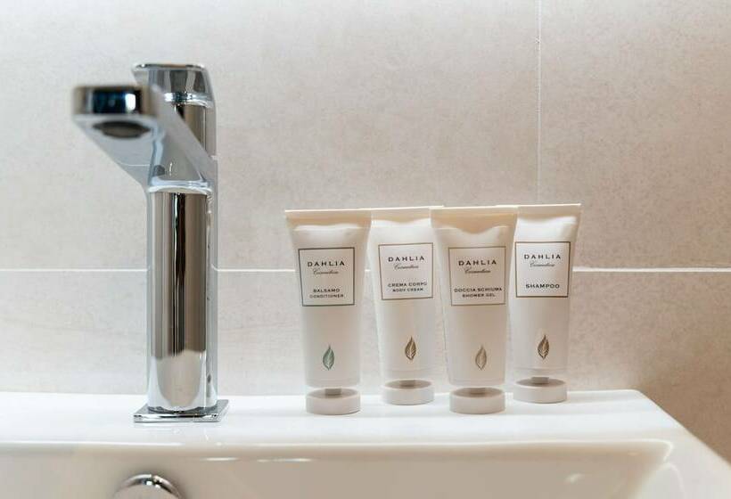 Номер Стандарт Вид на Море с Террасой, Best Western Regina Elena
