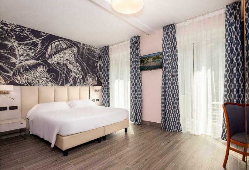 带花园景观的标准三人间, Best Western Regina Elena