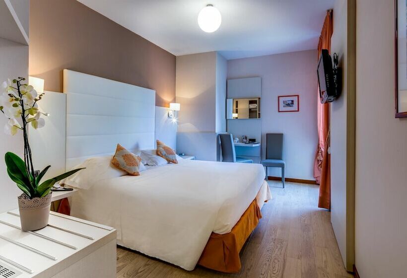 带海景的带双人床的标准间, Best Western Regina Elena