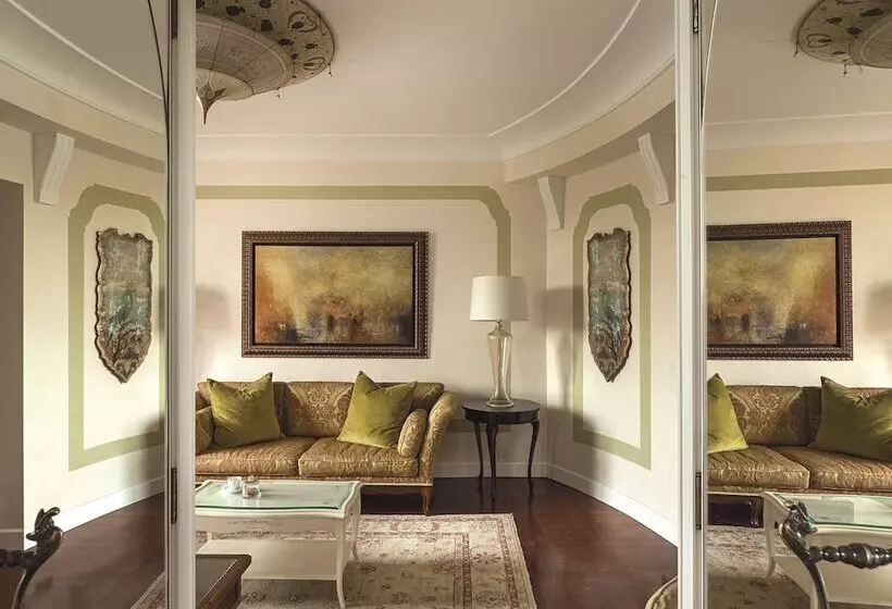 Suite with lake view, Hotel Cipriani, A Belmond Hotel, Venice
