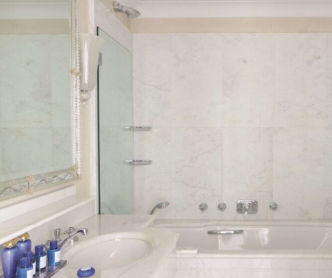 اتاق پریمیوم با چشم‌انداز دریاچه, Hotel Cipriani, A Belmond Hotel, Venice