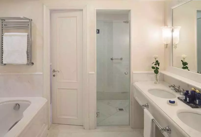 اتاق پریمیوم با چشم‌انداز دریاچه, Hotel Cipriani, A Belmond Hotel, Venice