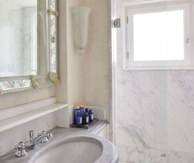 سوئیت جونیور با چشم‌انداز باغ, Hotel Cipriani, A Belmond Hotel, Venice