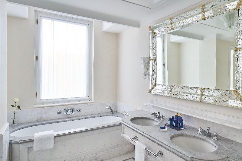 سوئیت جونیور با چشم‌انداز باغ, Hotel Cipriani, A Belmond Hotel, Venice