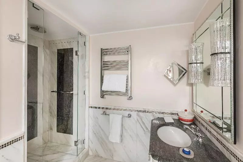 سوییت جونیور با چشم‌انداز دریاچه, Hotel Cipriani, A Belmond Hotel, Venice