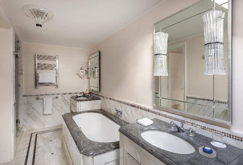 سوییت جونیور با چشم‌انداز دریاچه, Hotel Cipriani, A Belmond Hotel, Venice