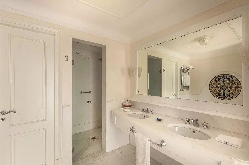 سوییت جونیور با چشم‌انداز دریاچه, Hotel Cipriani, A Belmond Hotel, Venice