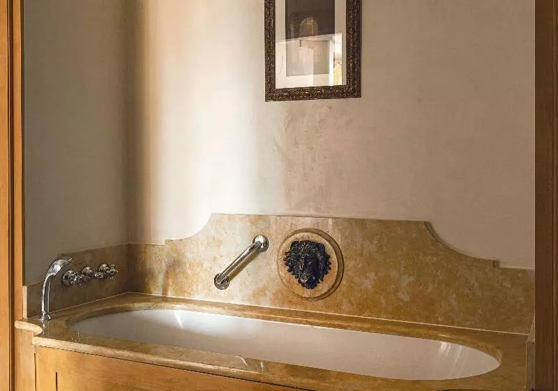 Suite with lake view, Hotel Cipriani, A Belmond Hotel, Venice