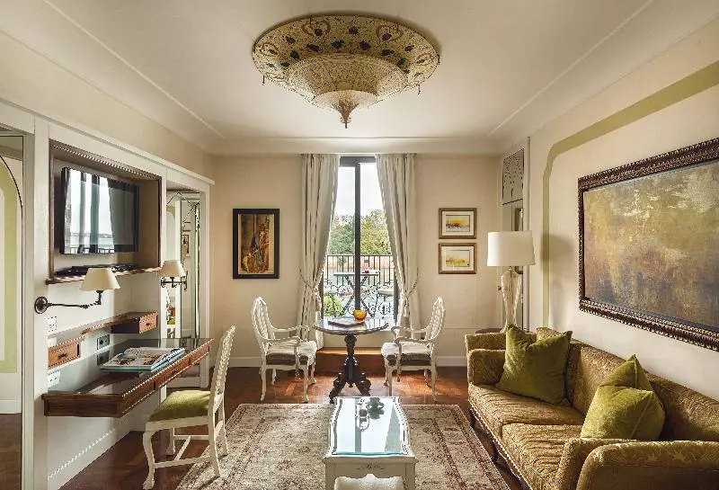 Suite with lake view, Hotel Cipriani, A Belmond Hotel, Venice