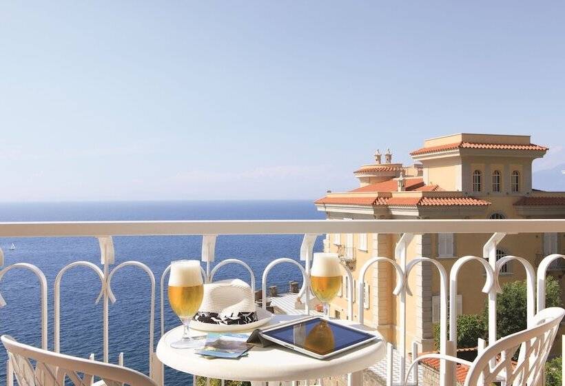 اتاق سه نفره سوپریور با چشمانداز دریا, Corallo Sorrento