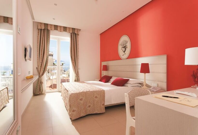 اتاق سه نفره سوپریور با چشمانداز دریا, Corallo Sorrento