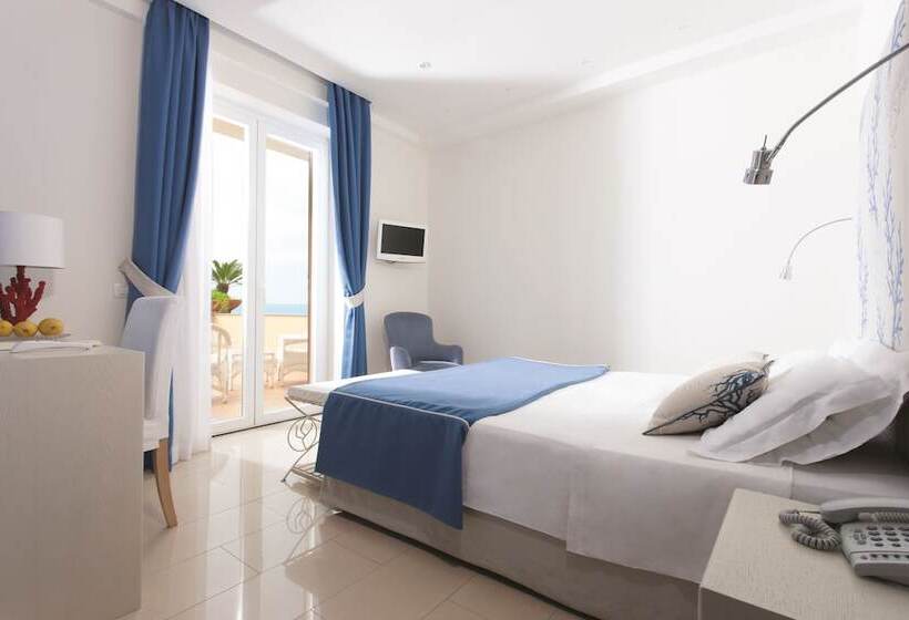 اتاق اجرایی با چشمانداز دریا, Corallo Sorrento