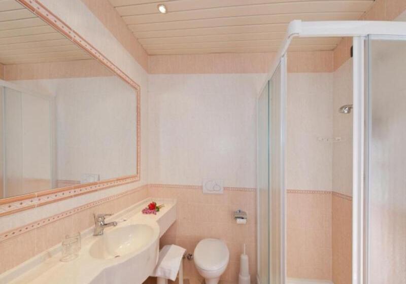 스탠다드 트리플 룸, Della Torre